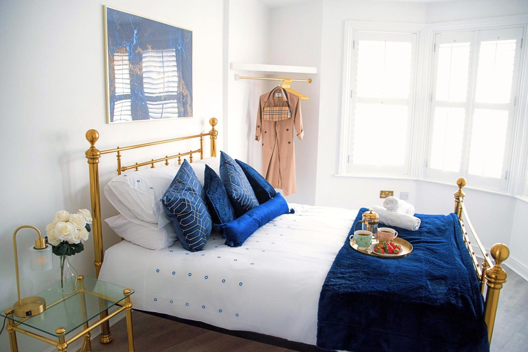 Modern Town Centre Flat - Free Shared Parking, King Size Bed, 5 Minutes Walk To Beach บอร์นมัธ ภายนอก รูปภาพ