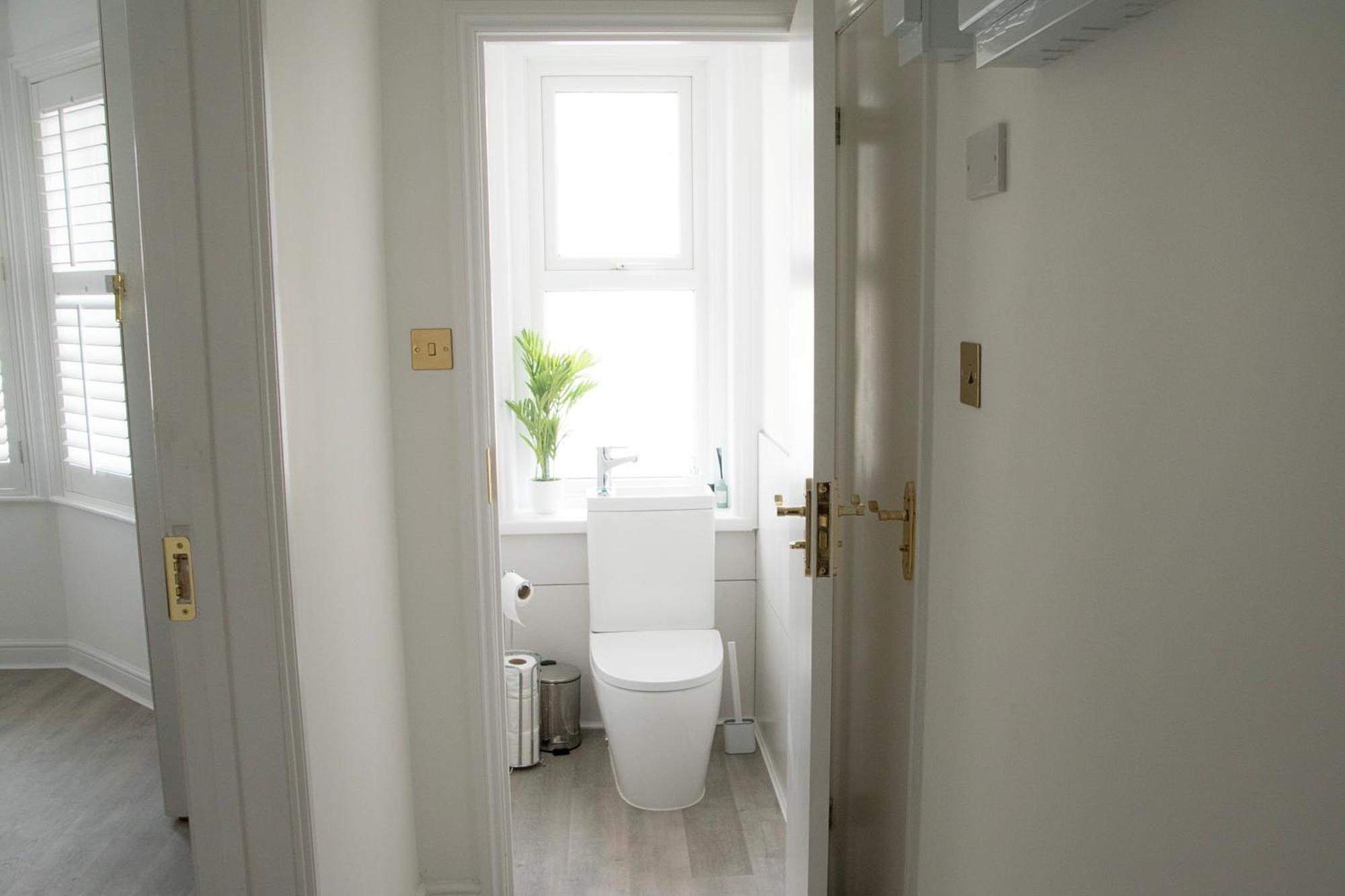 Modern Town Centre Flat - Free Shared Parking, King Size Bed, 5 Minutes Walk To Beach บอร์นมัธ ภายนอก รูปภาพ